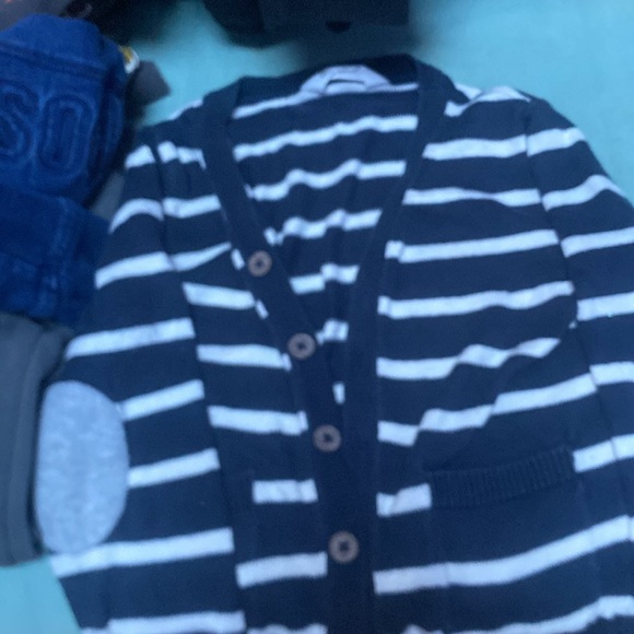 A bundle of shirts and a cardigan for a toddler boy - Picture 3 of 5